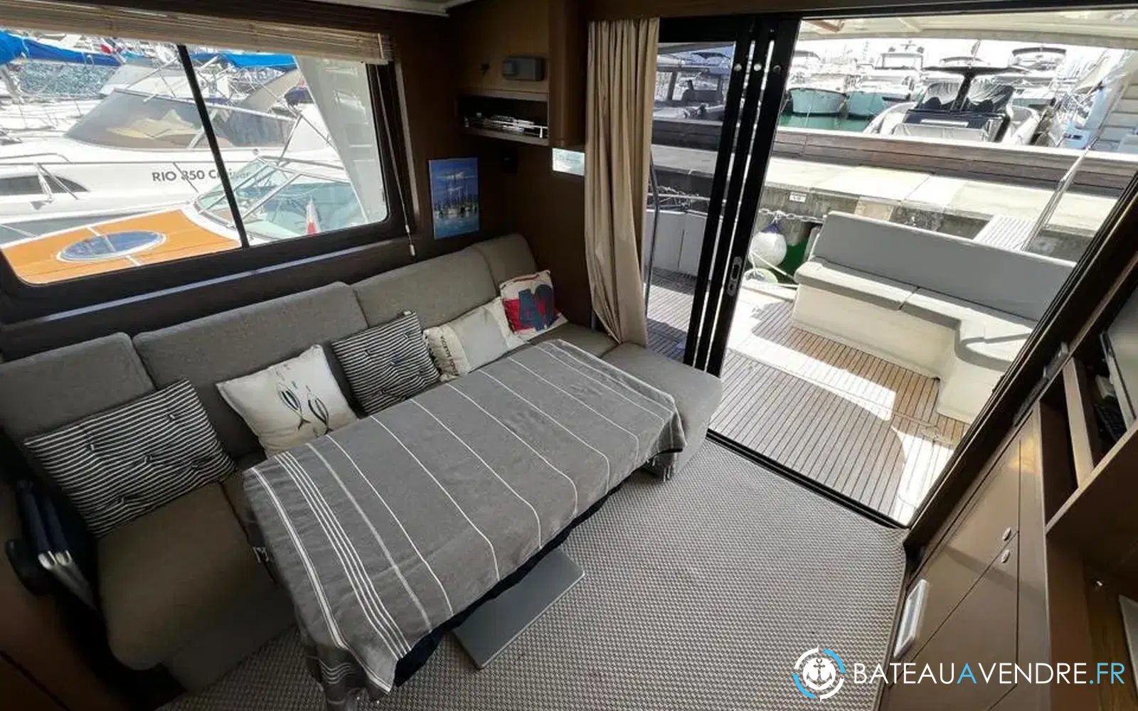 slider 8 Beneteau Swift Trawler 44
