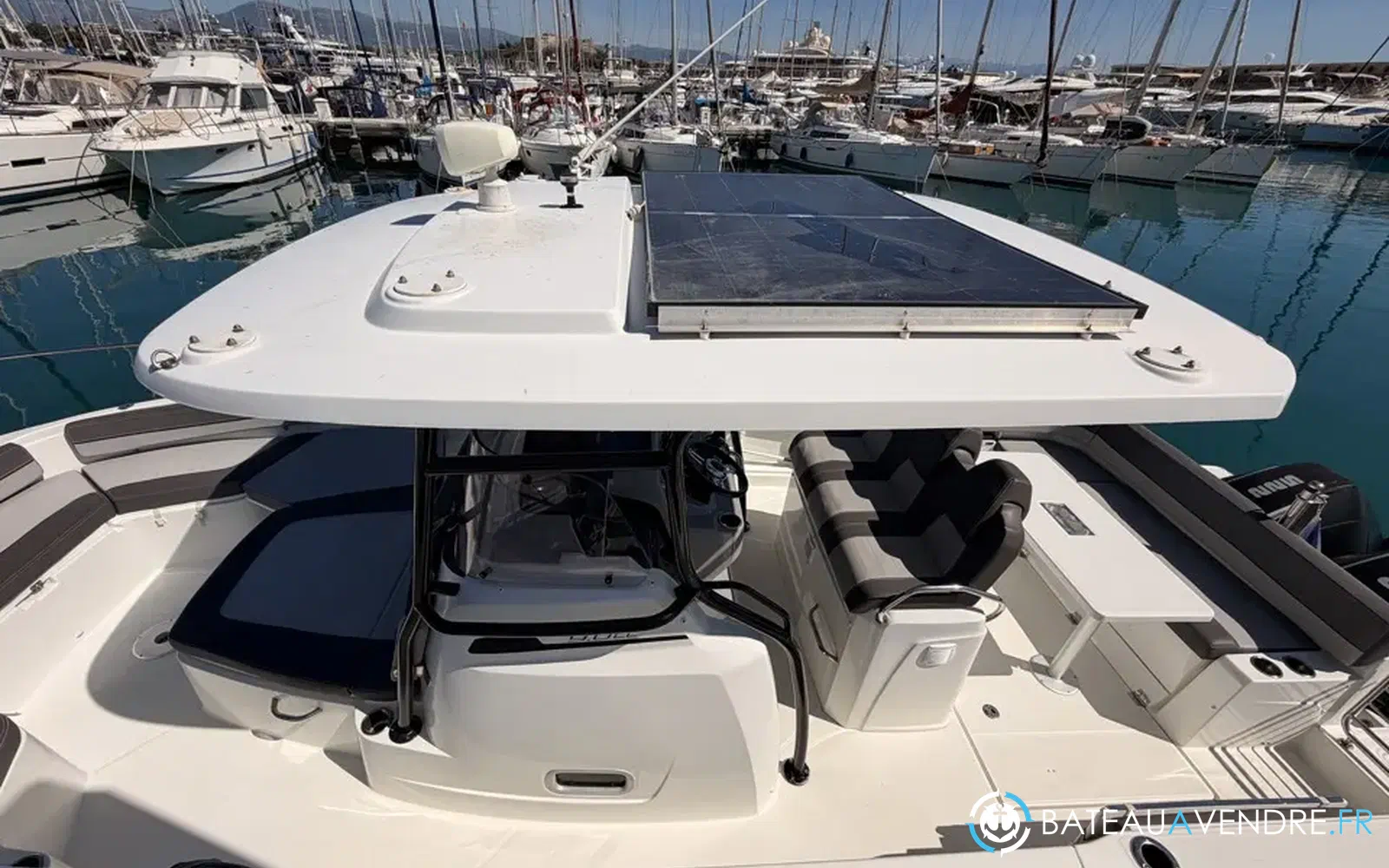slider 12 Jeanneau Cap Camarat 9.0 CC