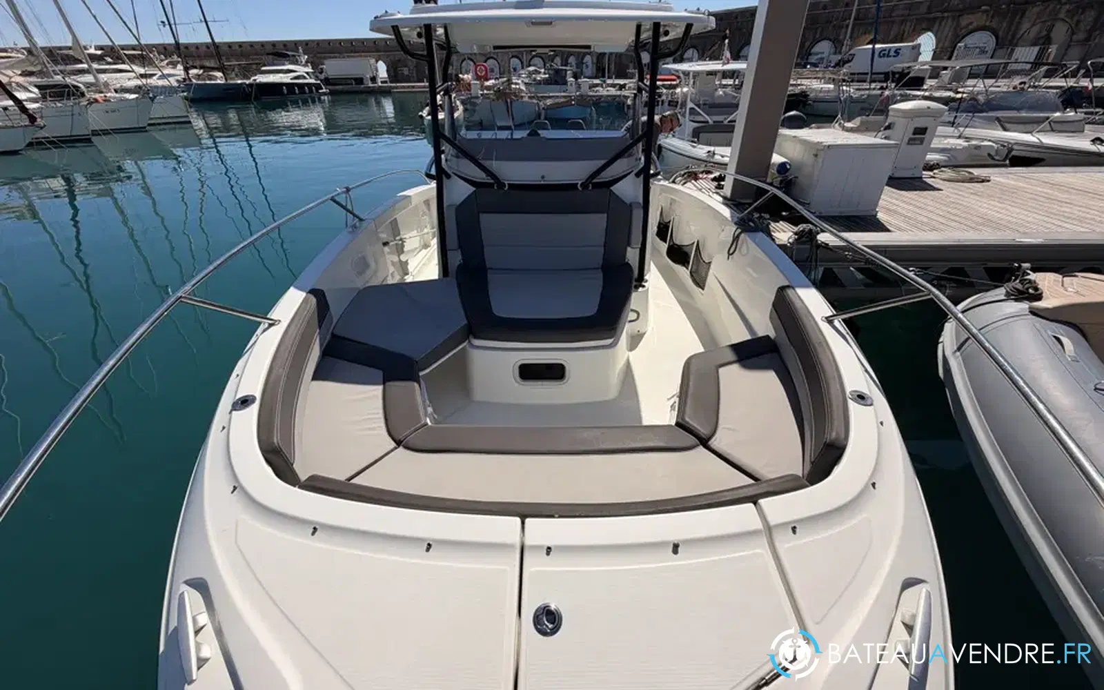 slider 19 Jeanneau Cap Camarat 9.0 CC