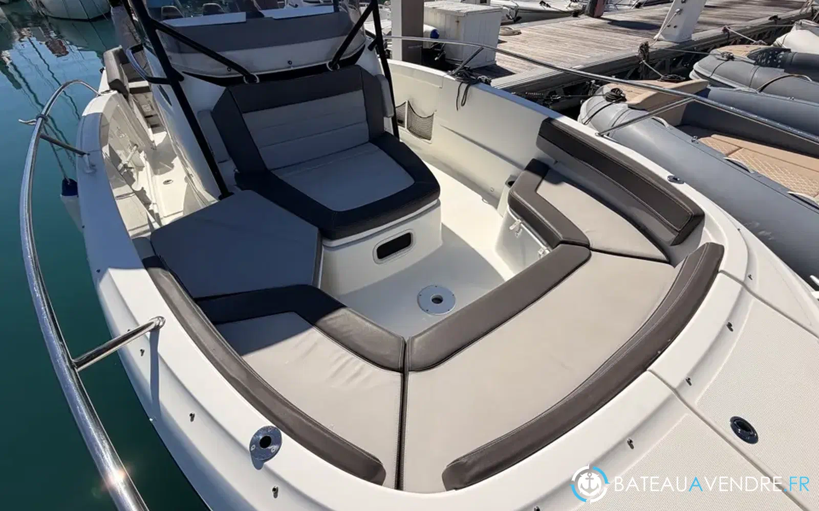 slider 20 Jeanneau Cap Camarat 9.0 CC