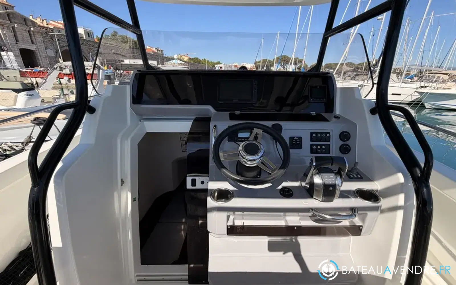 slider 22 Jeanneau Cap Camarat 9.0 CC