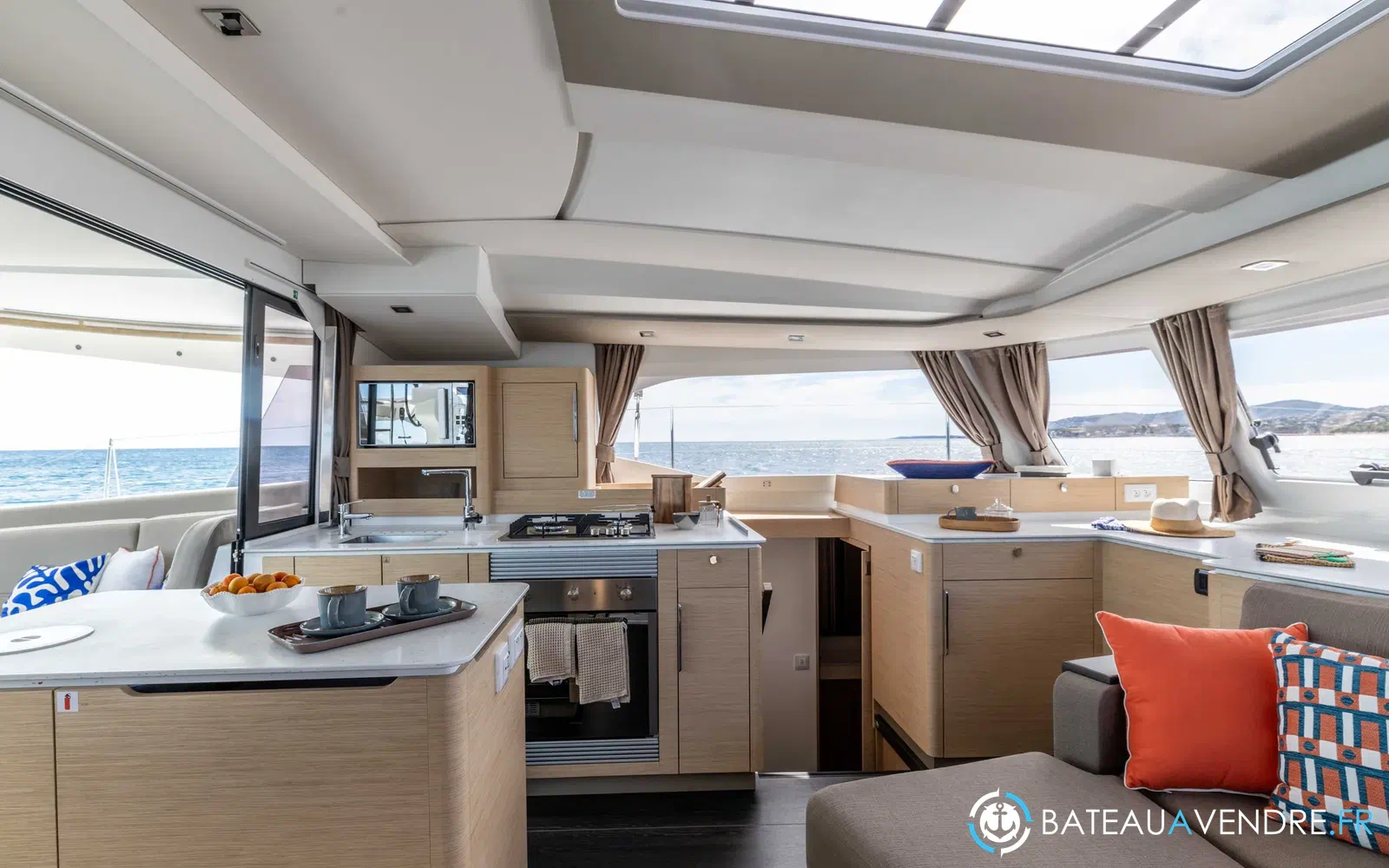 slider 13 Fountaine Pajot FP 44