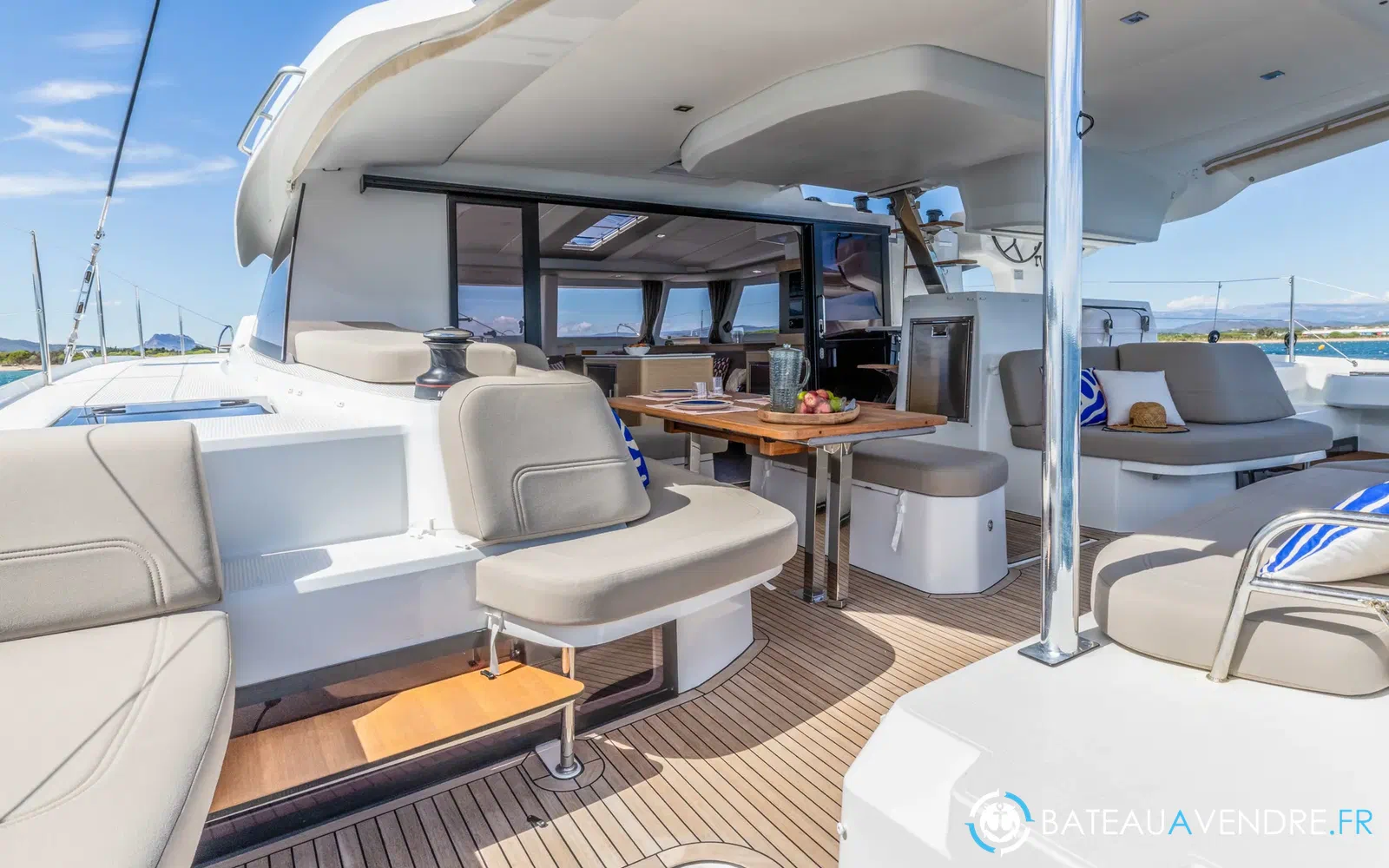 slider 8 Fountaine Pajot FP 44