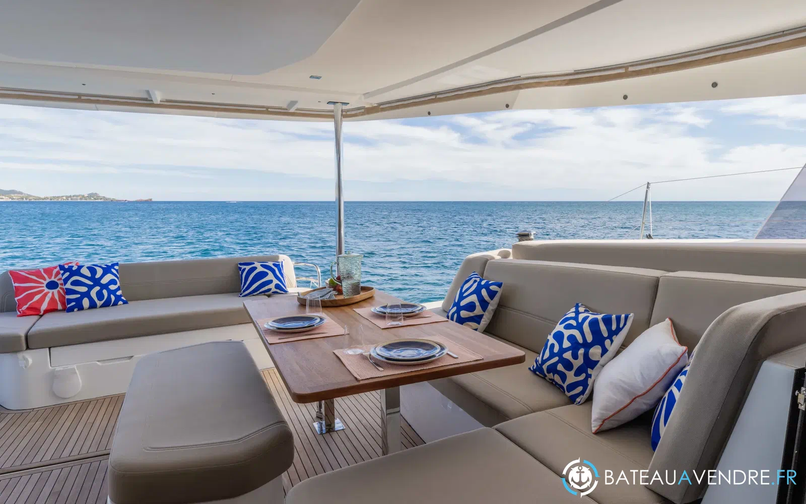 slider 10 Fountaine Pajot FP 44