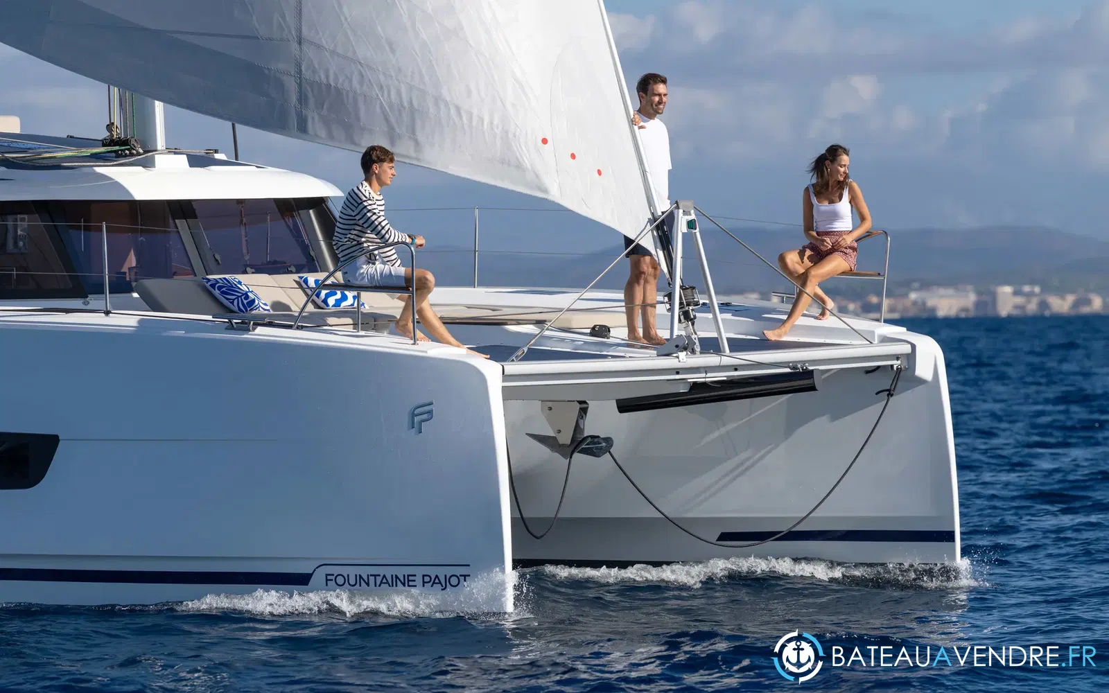 slider 2 Fountaine Pajot FP 44