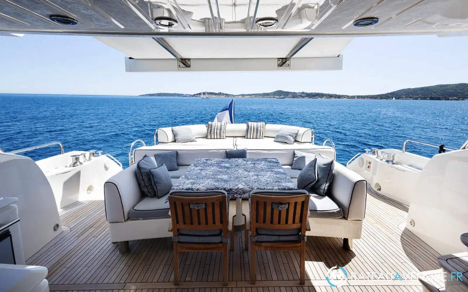 slider 15 Sunseeker Predator 84