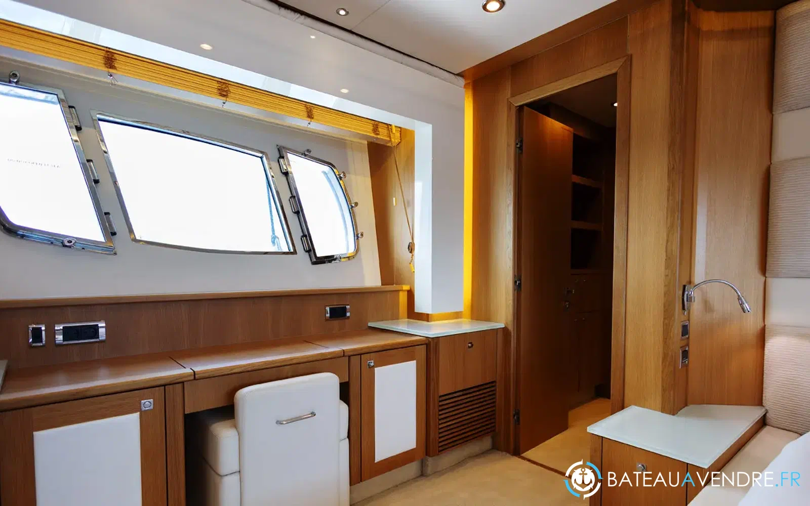 slider 16 Sunseeker Predator 84