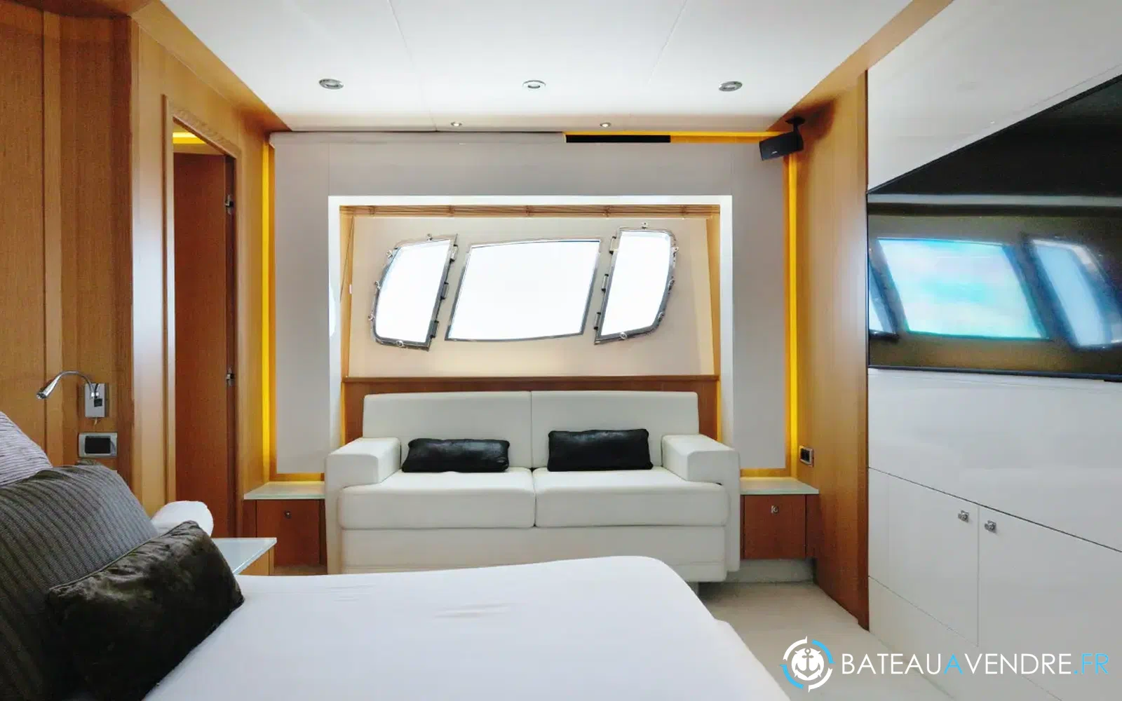 slider 6 Sunseeker Predator 84