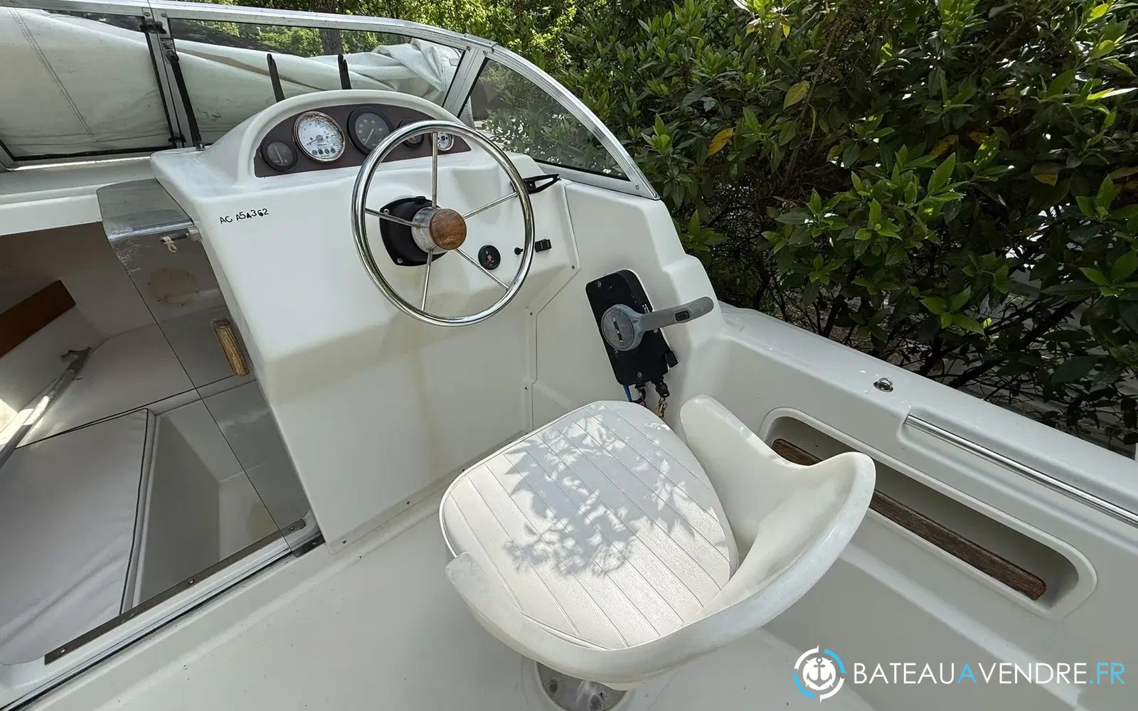 slider 11 Quicksilver 590 Cruiser