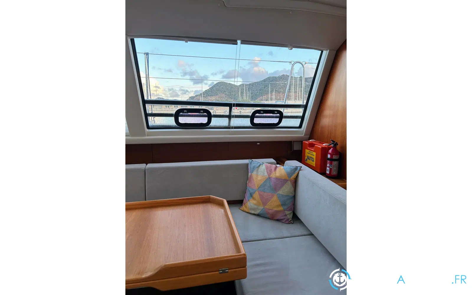 slider 8 Wauquiez Pilot Saloon 55