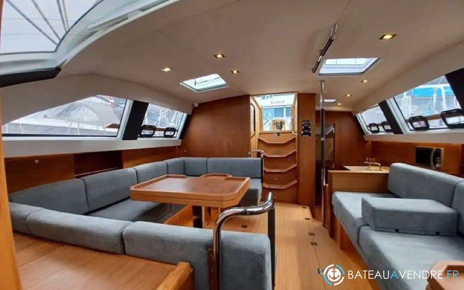 slider 9 Wauquiez Pilot Saloon 48