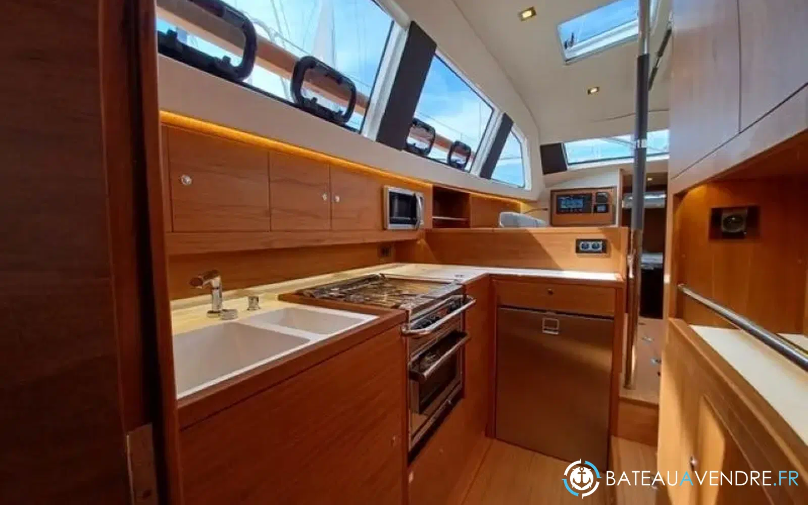 slider 12 Wauquiez Pilot Saloon 48