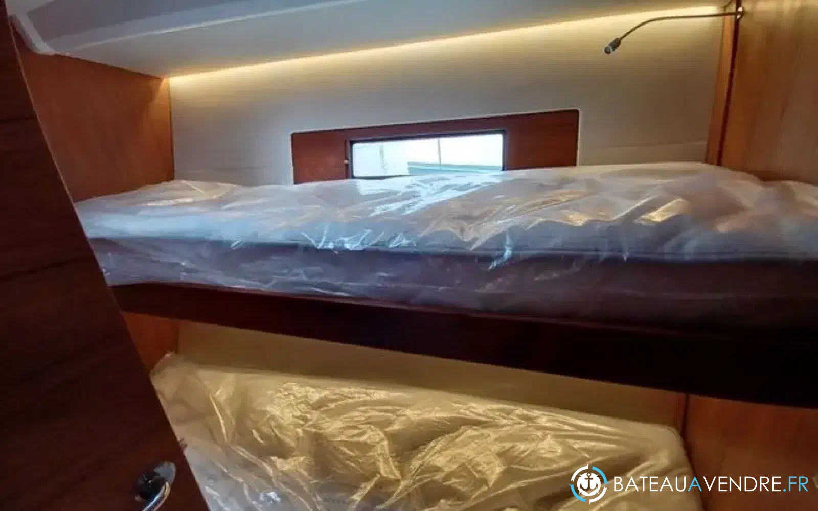 slider 19 Wauquiez Pilot Saloon 48