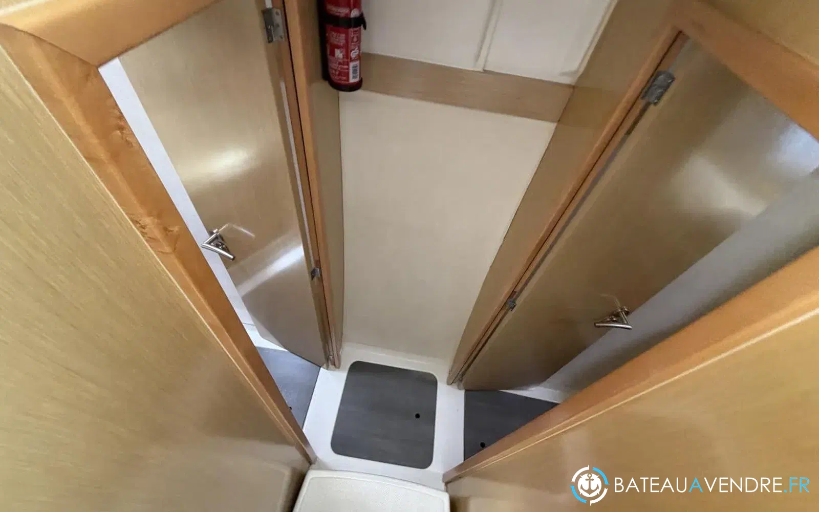 slider 32 Fountaine Pajot Mahe 36 Evolution