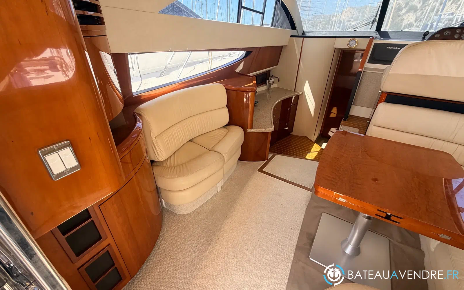slider 14 Fairline Phantom 40