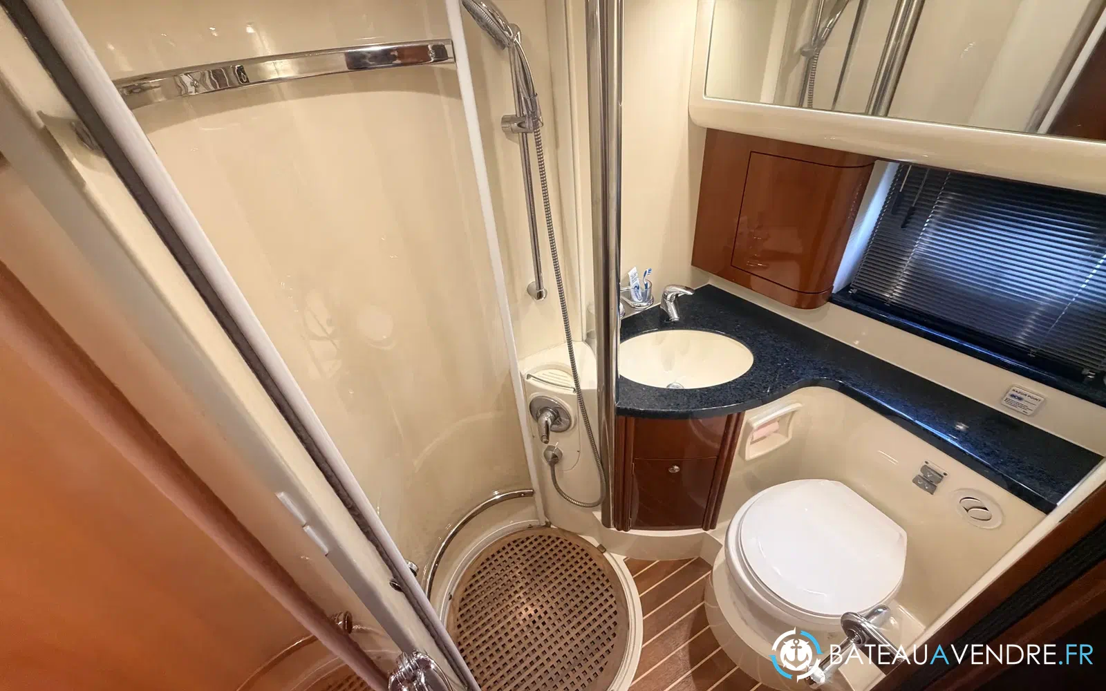 slider 23 Fairline Phantom 40