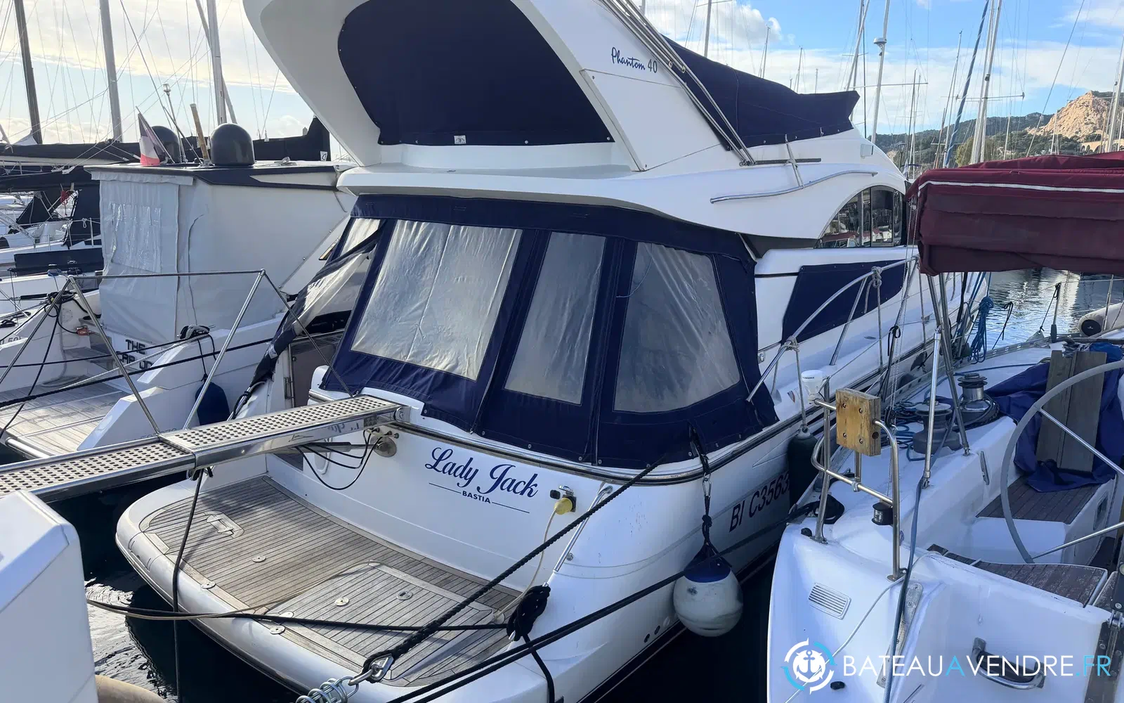 slider 28 Fairline Phantom 40