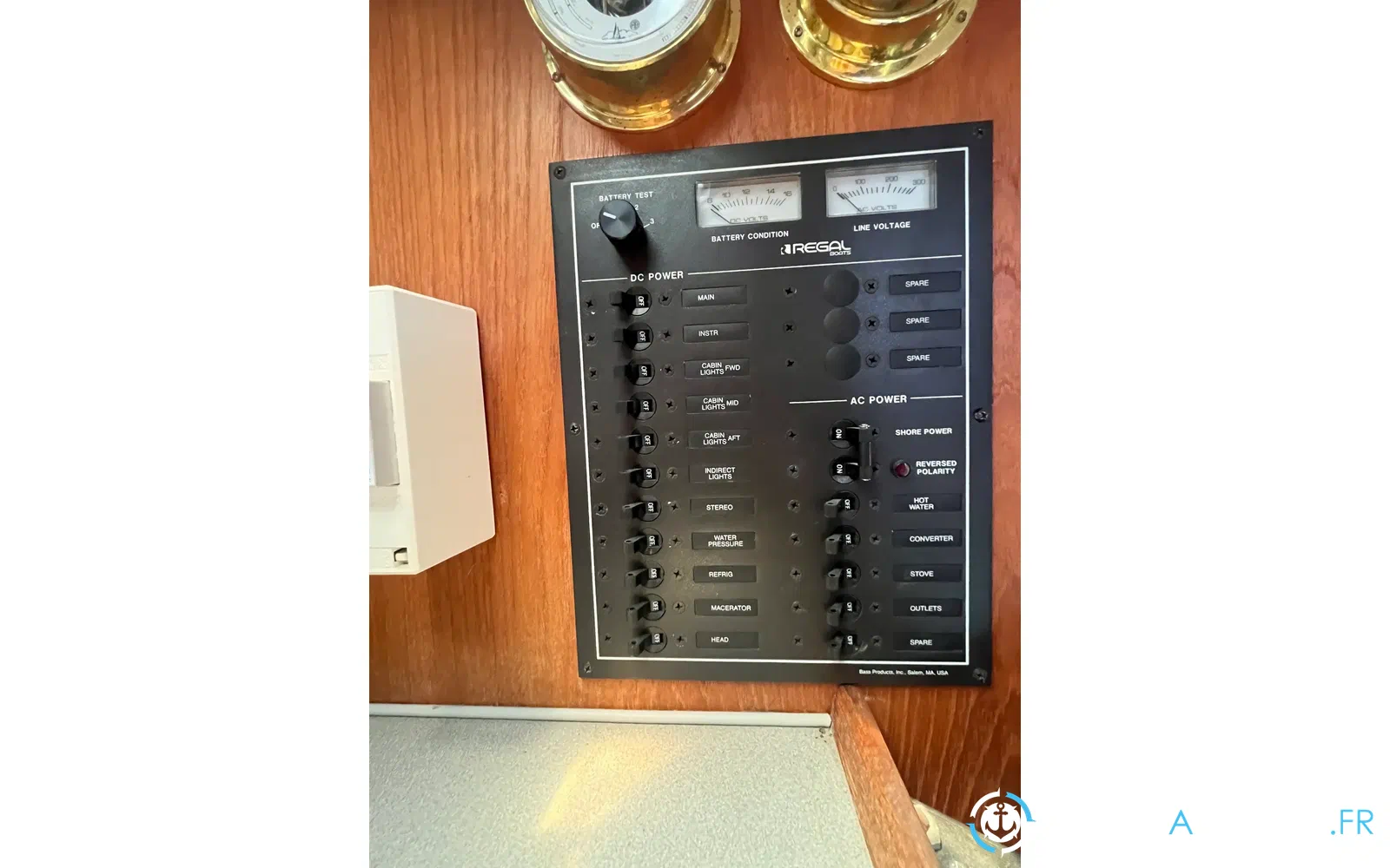 slider 18 Regal Commodore 320