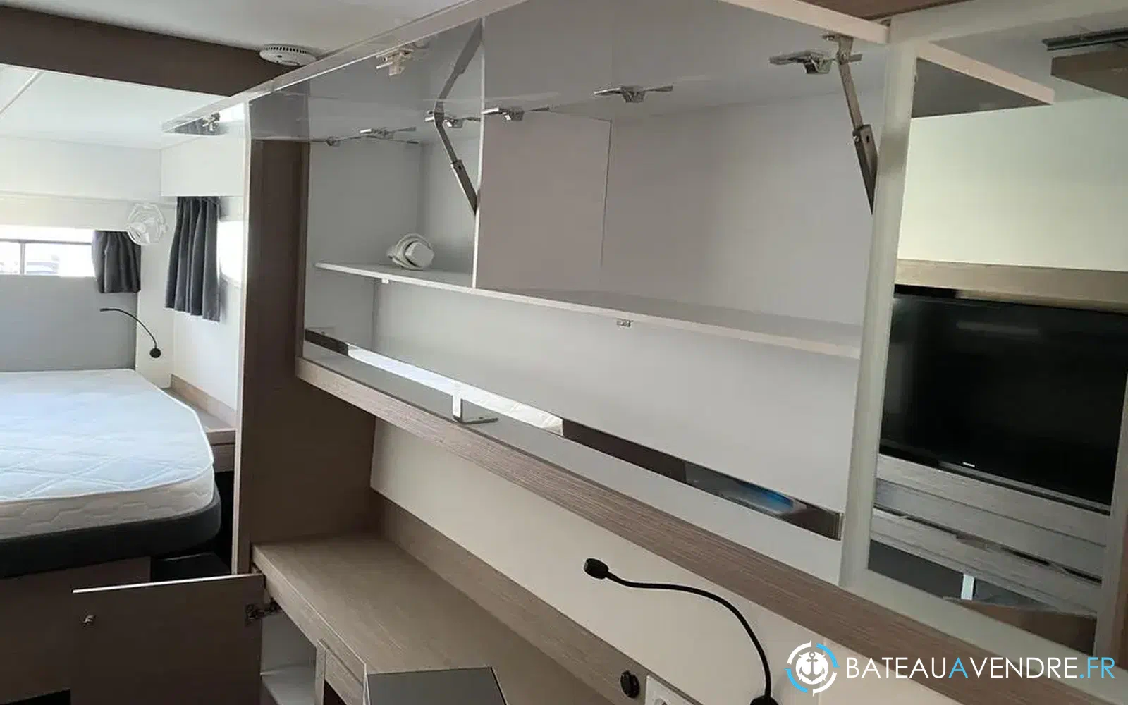 slider 9 Fountaine Pajot Tanna 47