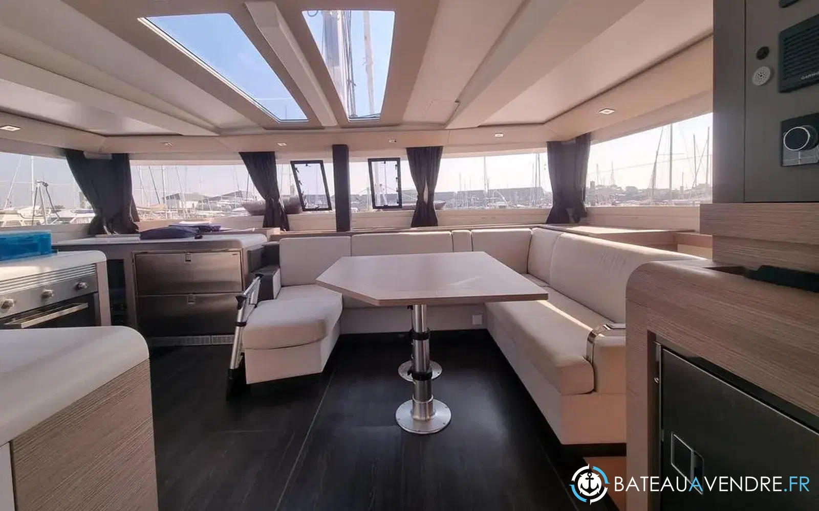 slider 4 Fountaine Pajot Tanna 47