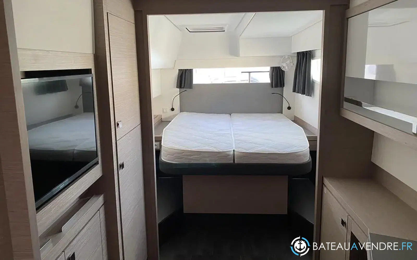 slider 7 Fountaine Pajot Tanna 47
