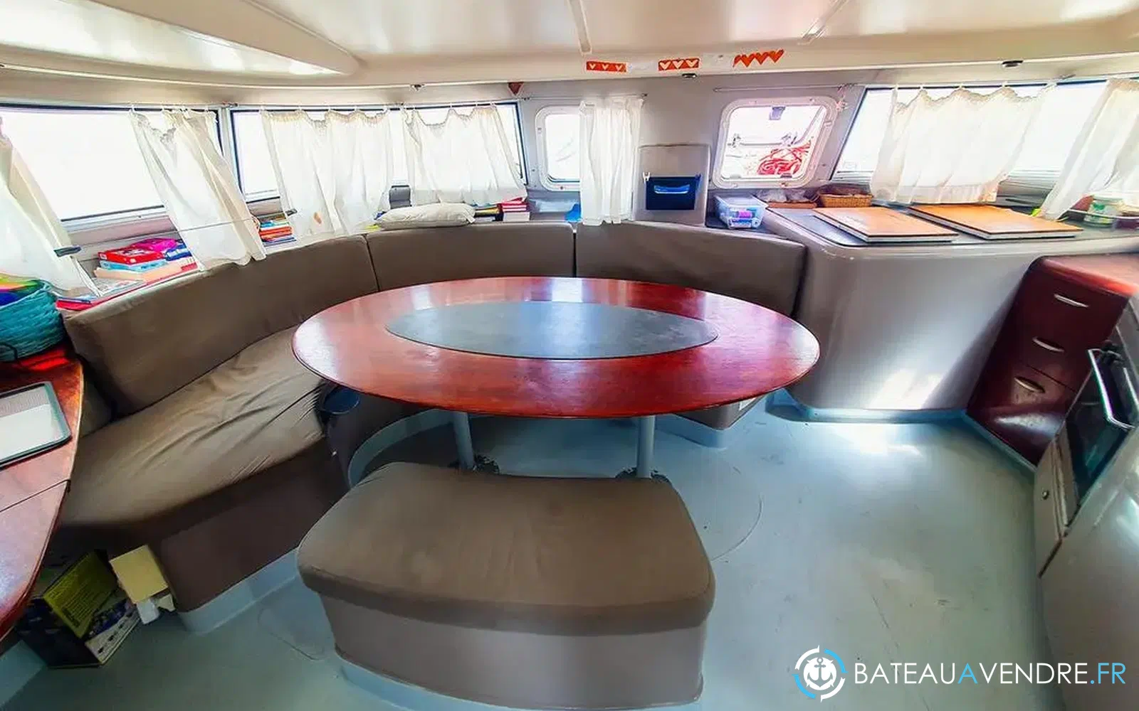 slider 8 Fountaine Pajot Venezia 42