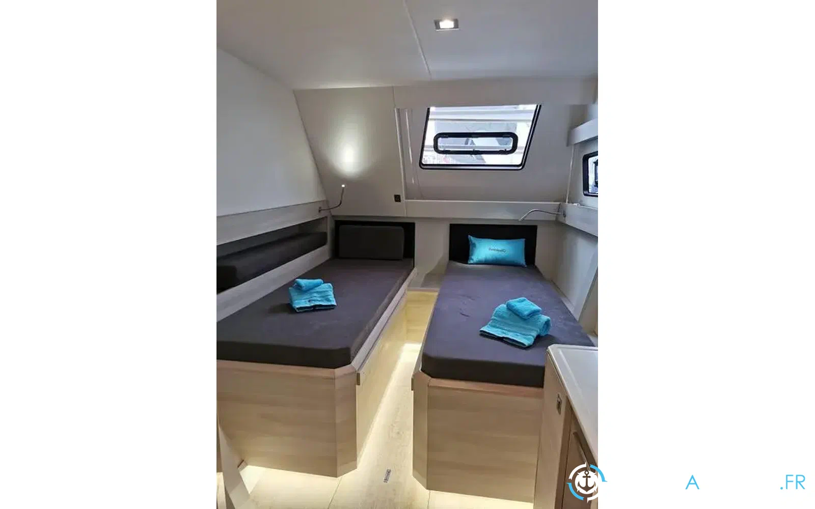 slider 10 Catana 53