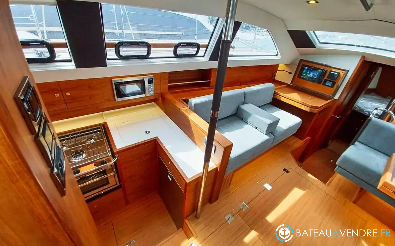 slider 6 Wauquiez Pilot Saloon 48