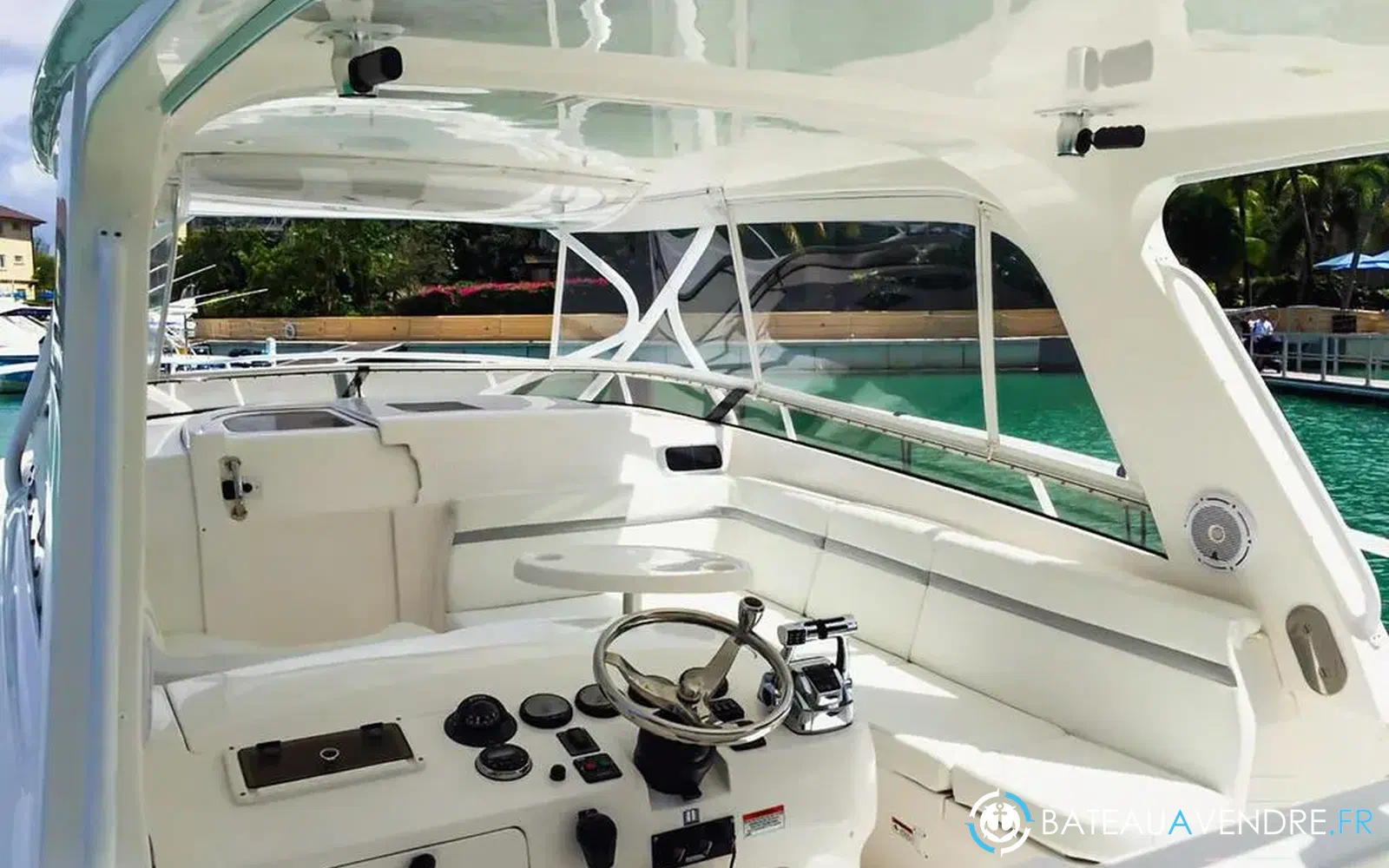 slider 9 Intrepid Miami 390 Sport Yacht