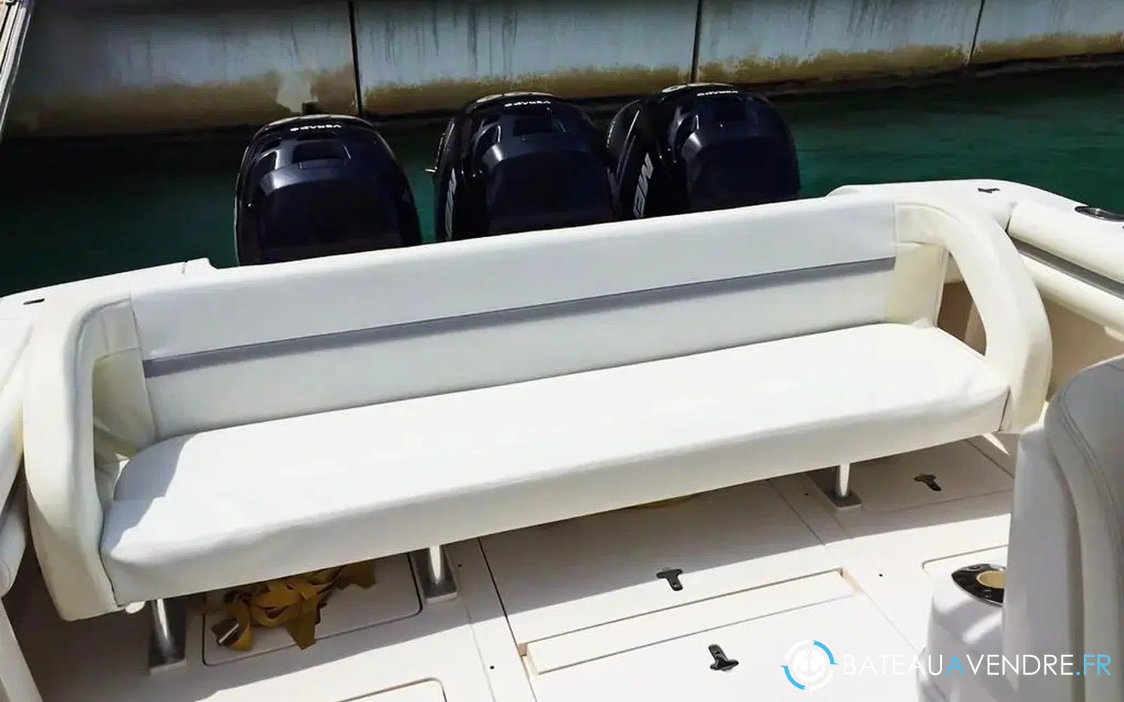 slider 14 Intrepid Miami 390 Sport Yacht