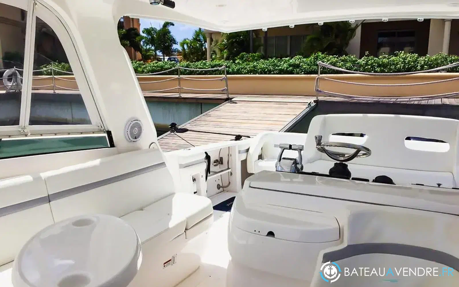slider 16 Intrepid Miami 390 Sport Yacht