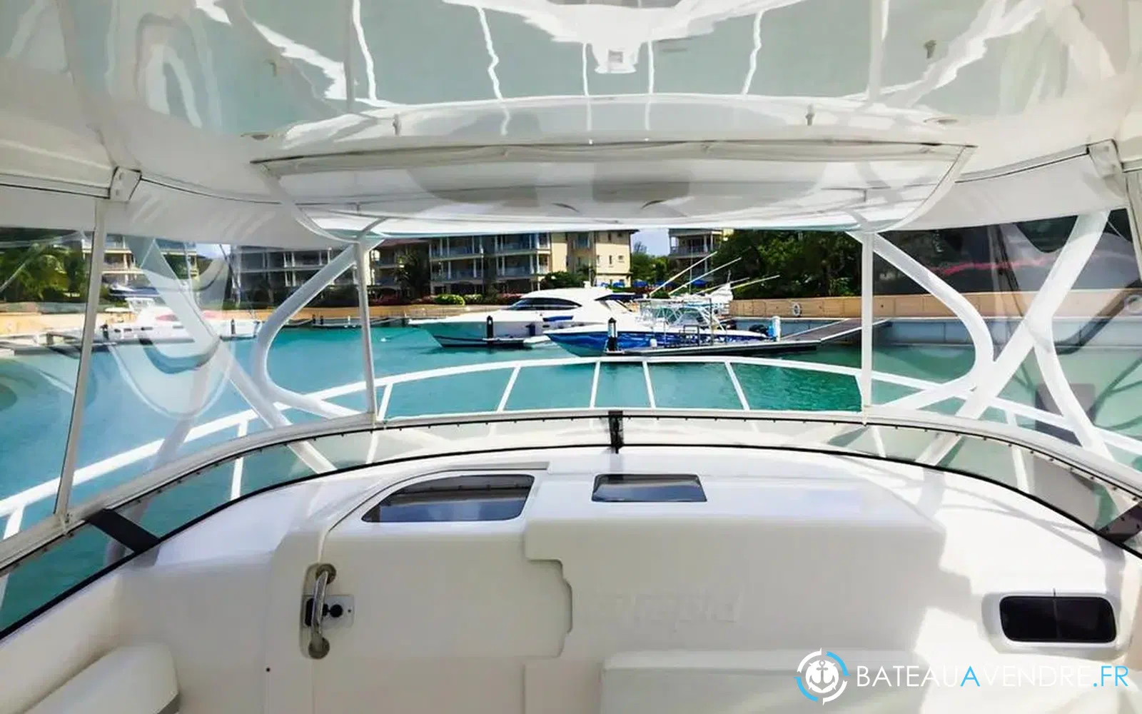 slider 18 Intrepid Miami 390 Sport Yacht