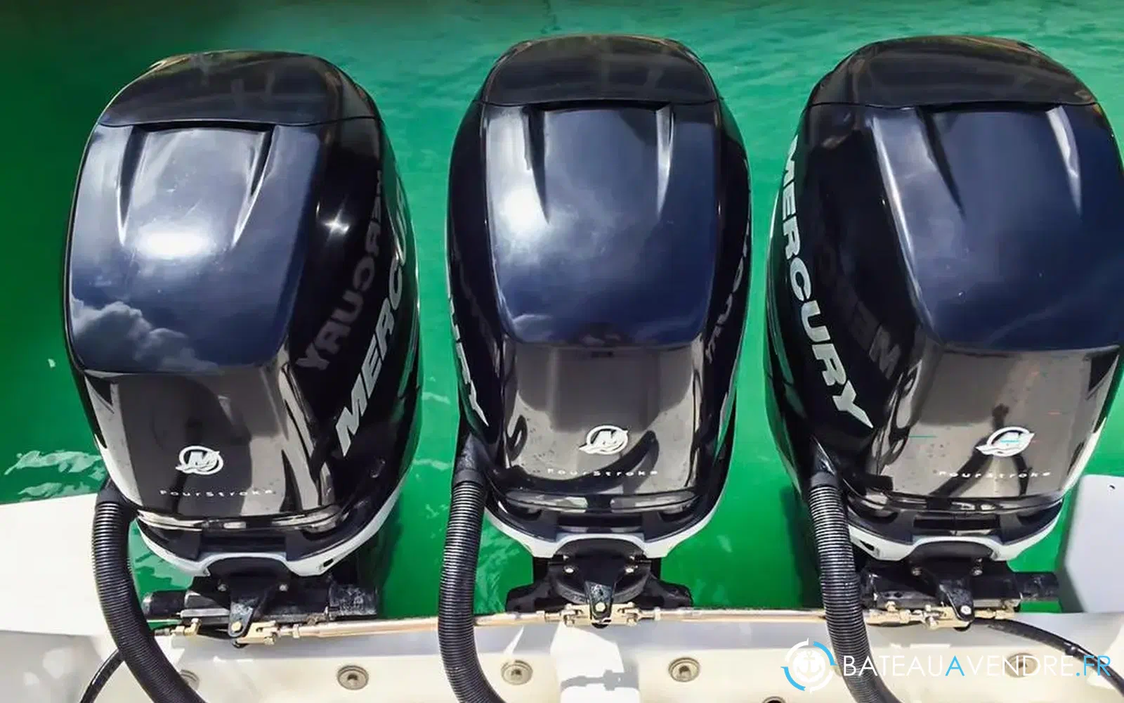 slider 22 Intrepid Miami 390 Sport Yacht