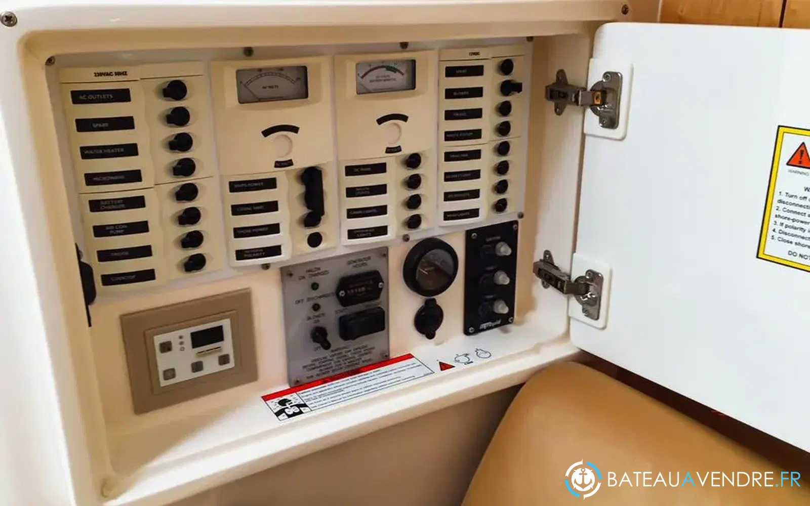 slider 28 Intrepid Miami 390 Sport Yacht