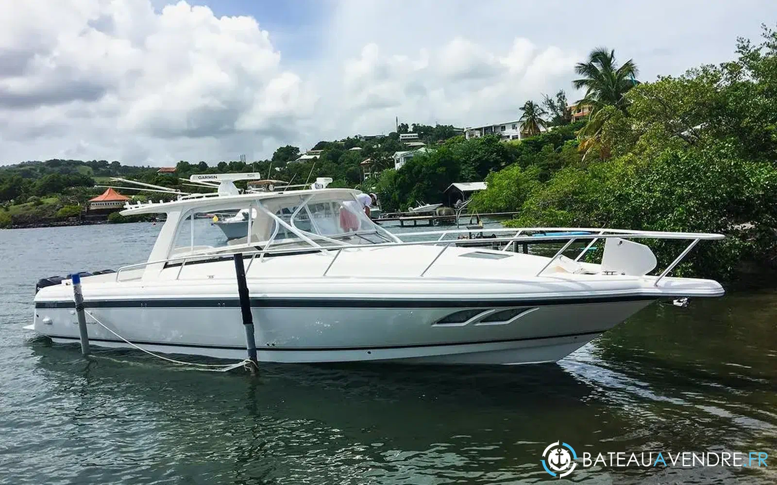 slider 8 Intrepid Miami 390 Sport Yacht