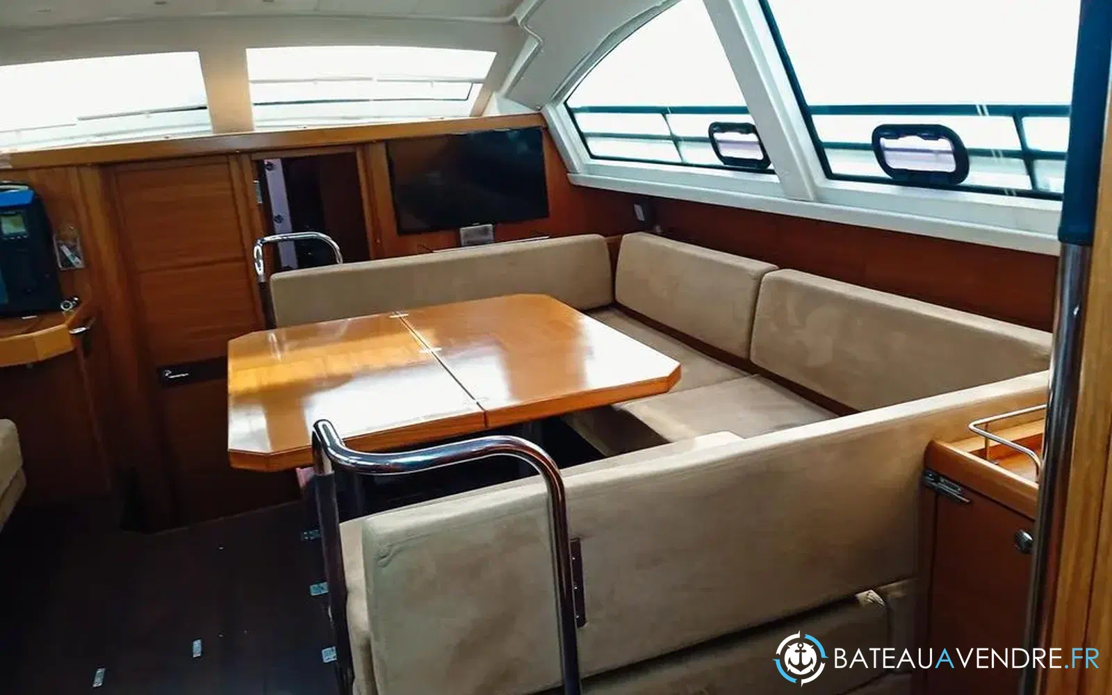 slider 13 Wauquiez Pilot Saloon 55