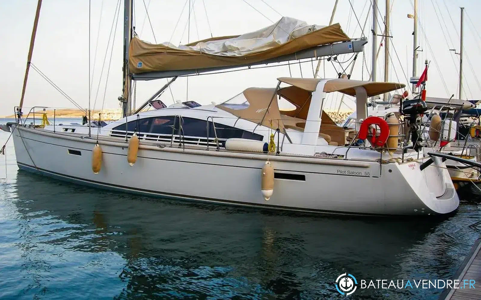 slider 1 Wauquiez Pilot Saloon 55