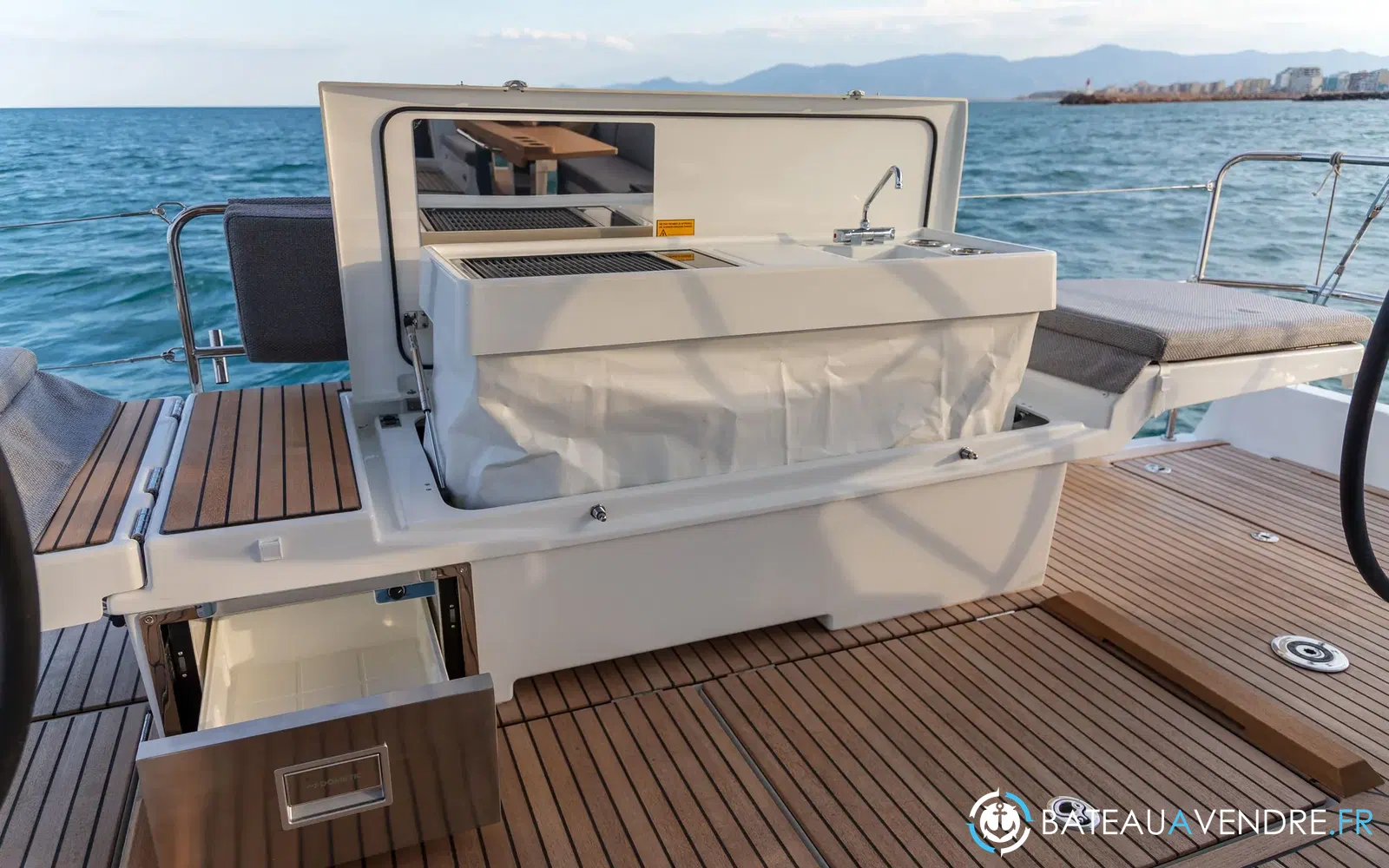slider 5 Jeanneau 60