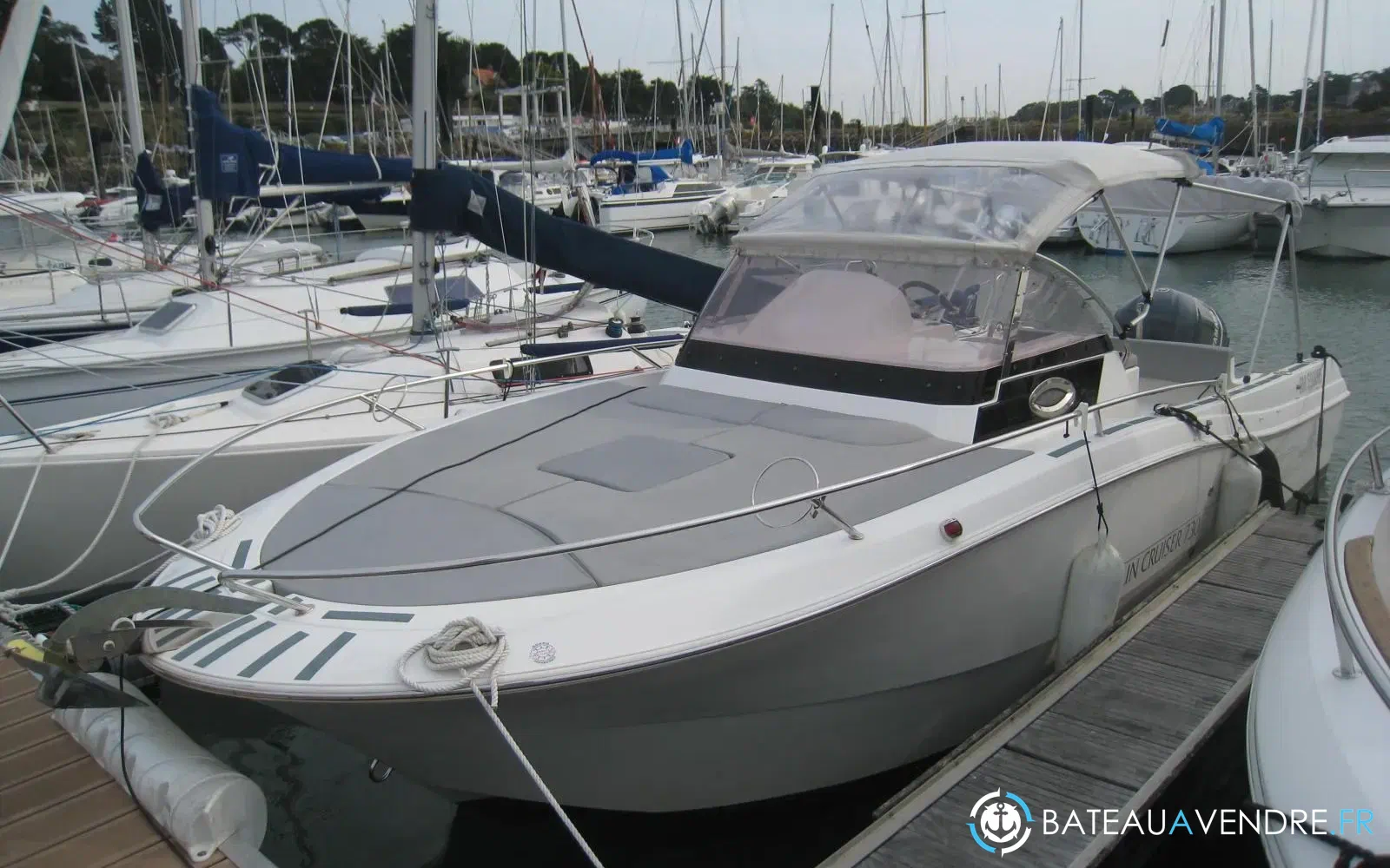 slider 1 Pacific Craft 730 SC