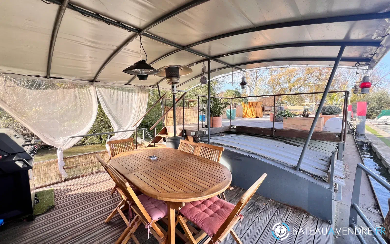 slider 14 Freycinet Habitation