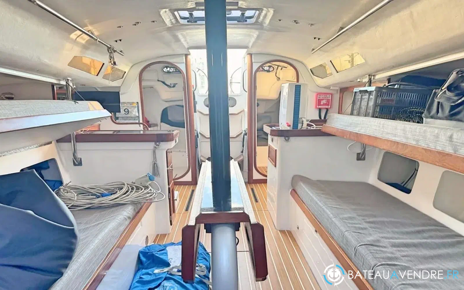 slider 9 J Boats 121 DARKWOOD