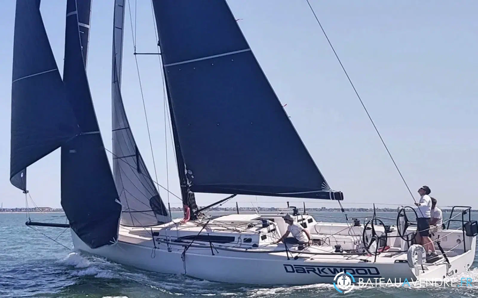 slider 6 J Boats 121 DARKWOOD