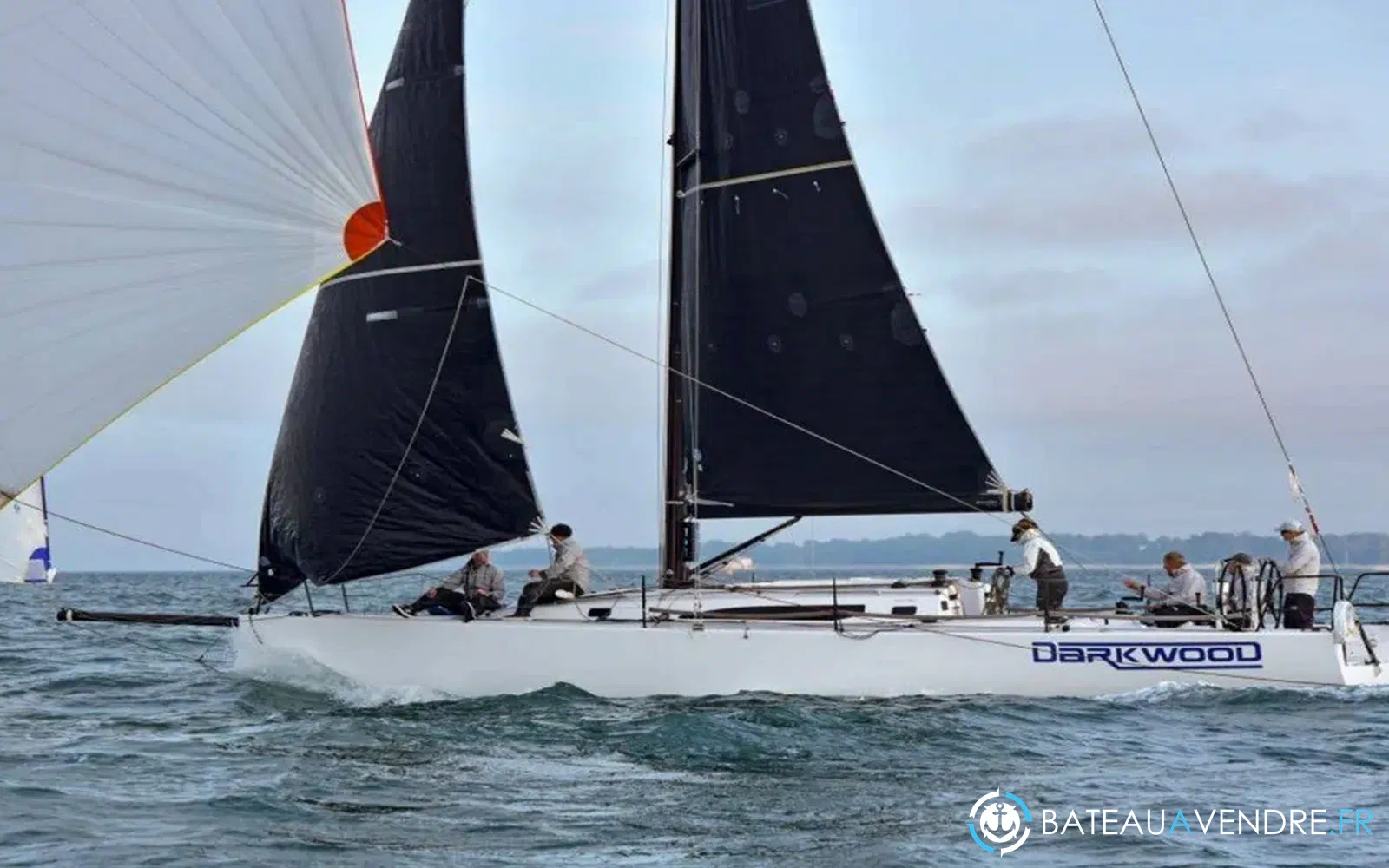 slider 7 J Boats 121 DARKWOOD