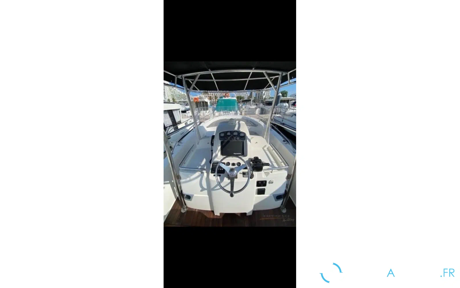 slider 14 Kelt White Shark 285