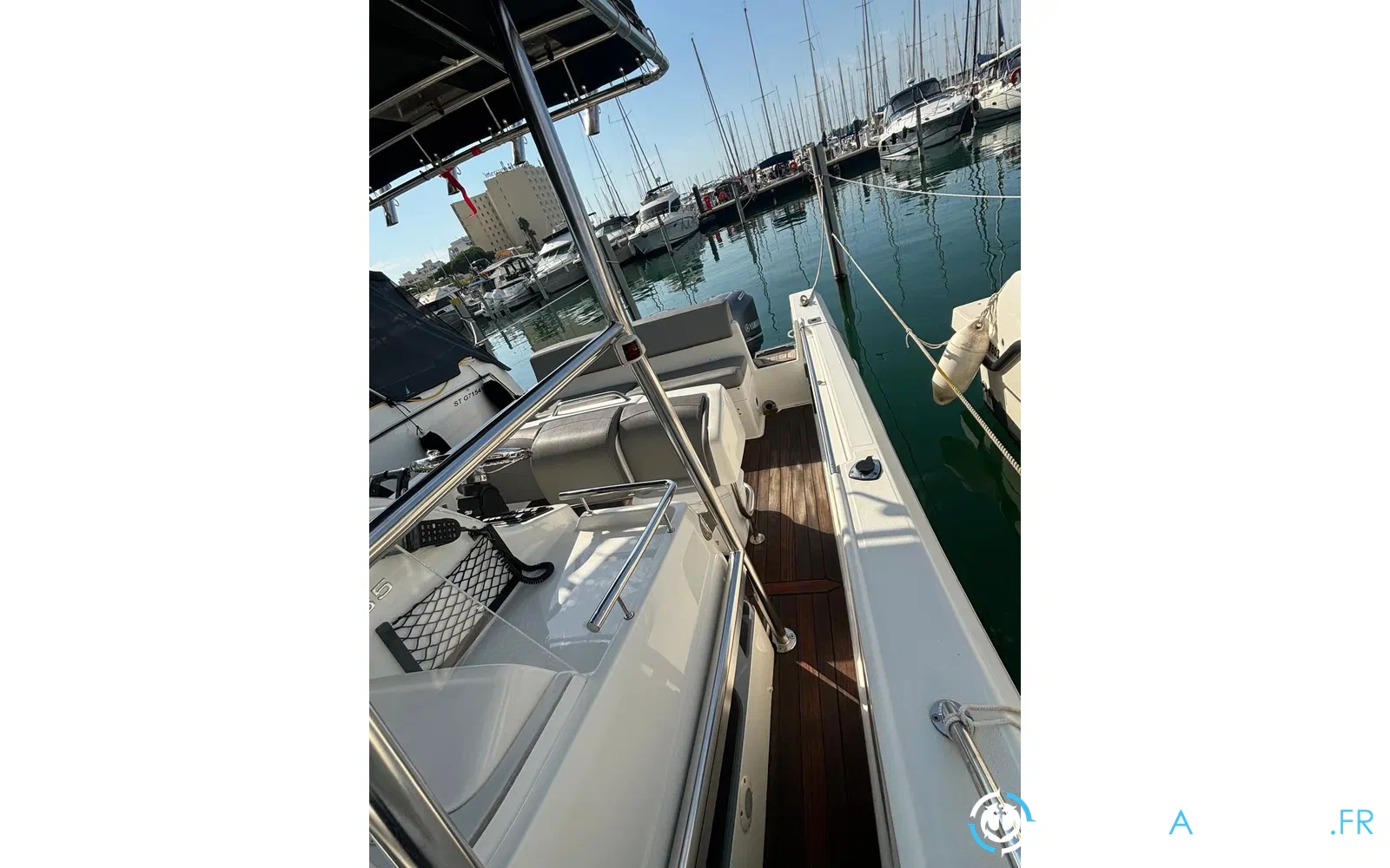 slider 12 Kelt White Shark 285