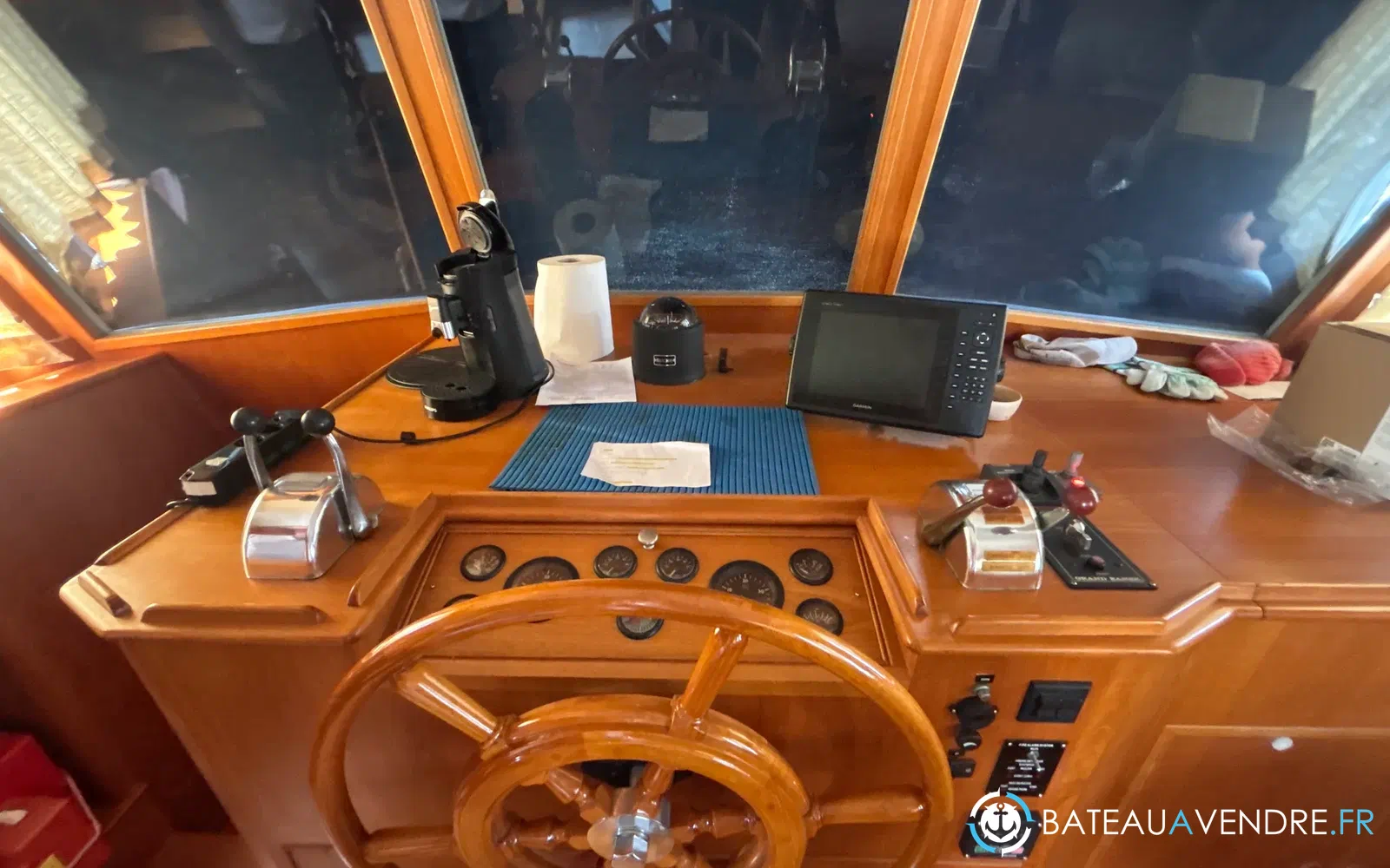 slider 12 Grand Banks 52 Europa