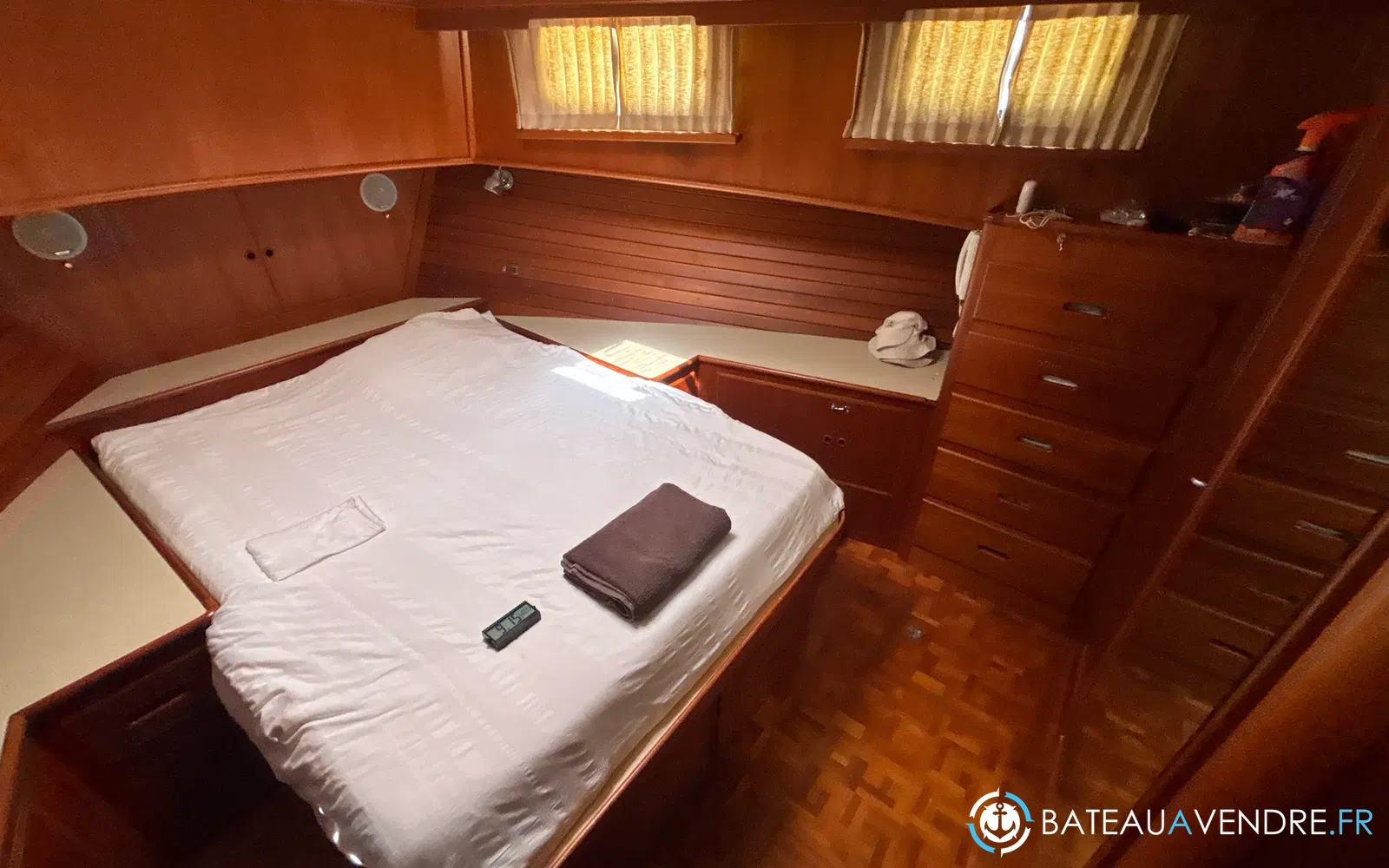 slider 14 Grand Banks 52 Europa