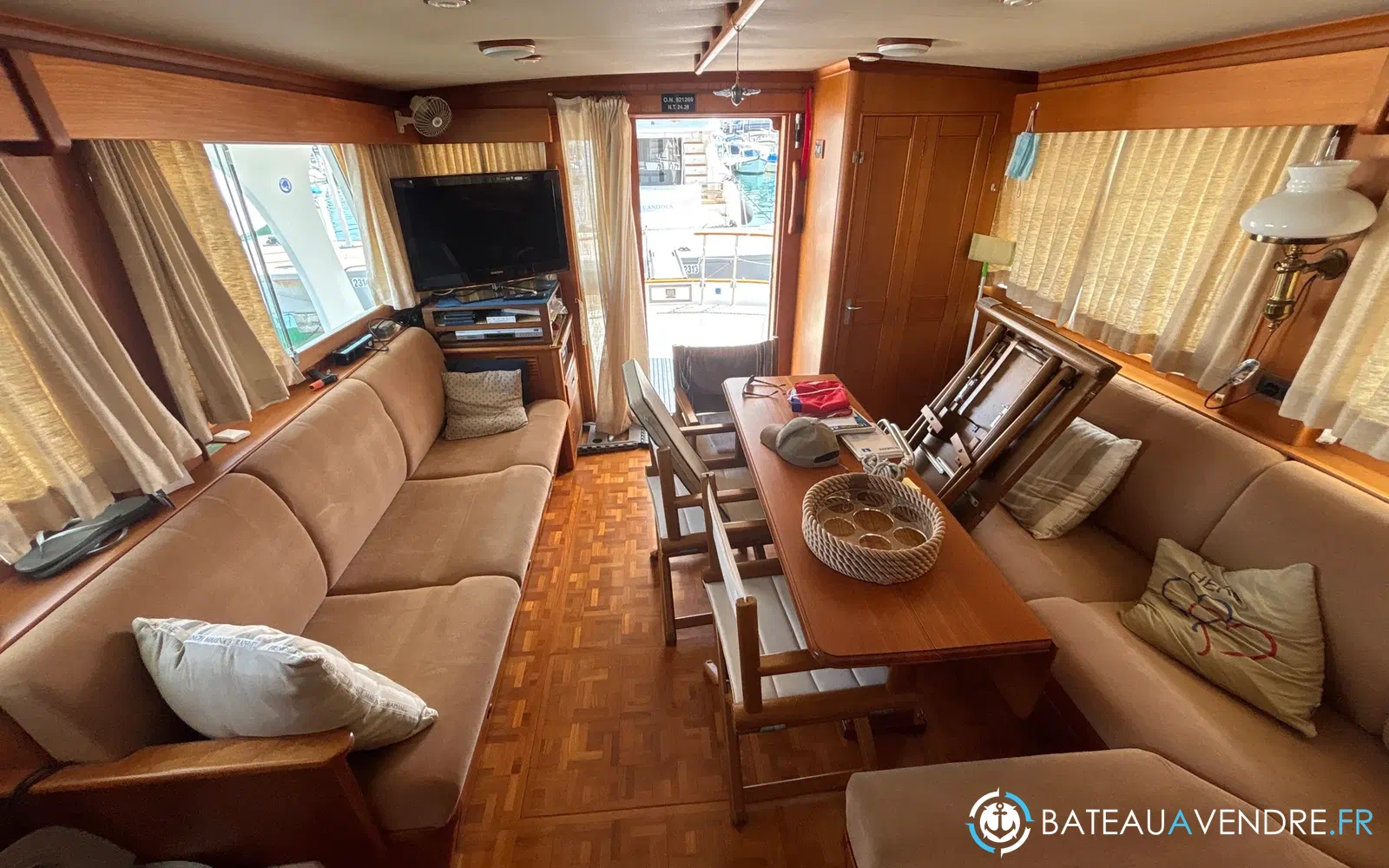 slider 17 Grand Banks 52 Europa