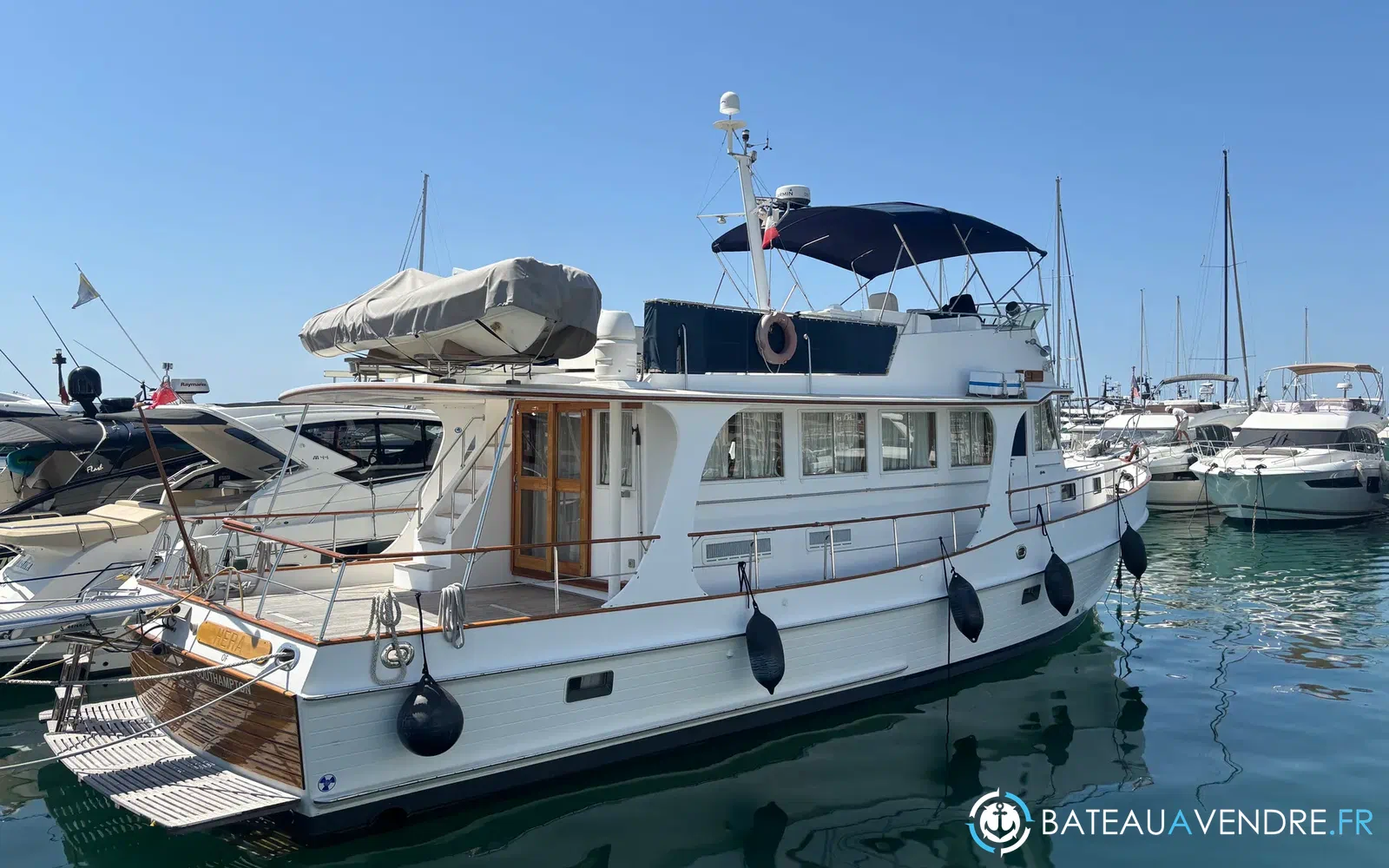 slider 1 Grand Banks 52 Europa