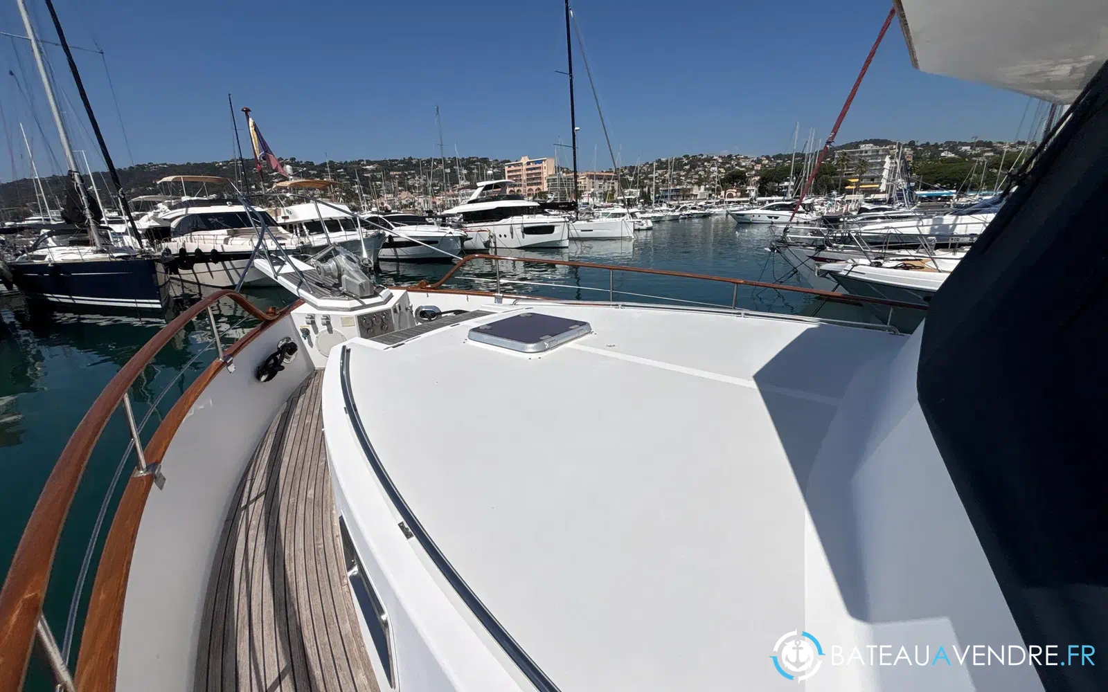 slider 39 Grand Banks 52 Europa